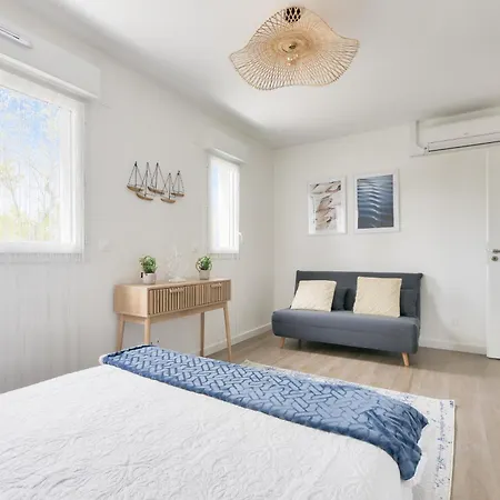 Дом отдыха Jolie Maison Avec Terrasse A Андерно-ле-Бэн